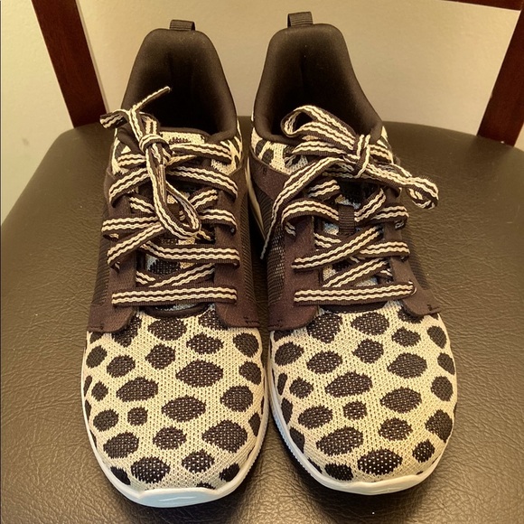 Avia Shoes - Avia Memory Foam Leopard Print Sneakers Size 6